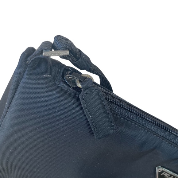 |SOLD| Authentic Prada Nylon Tessuto Sport MV633 Hobo Bag - Picture 9 of 16